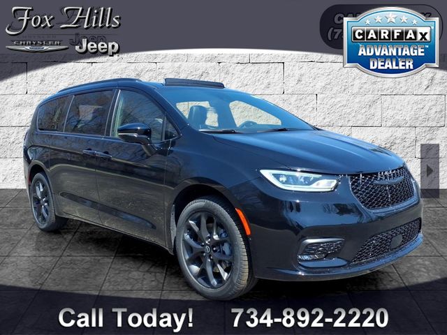 New 2026 Chrysler Pacifica Limited