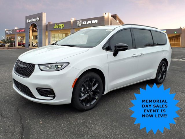 New 2026 Chrysler Pacifica Select