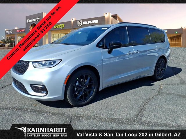 New 2026 Chrysler Pacifica Select