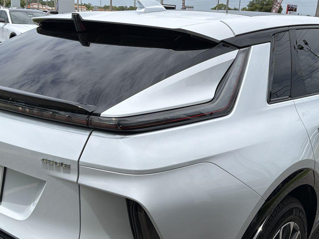 صورة 8 لـ 2026 Cadillac LYRIQ SPORT
