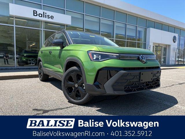 New 2026 Volkswagen Taos SE Black