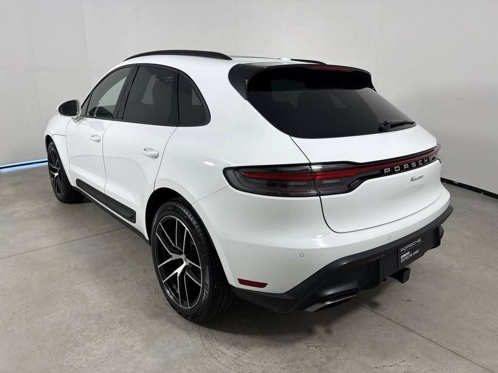 2025 Porsche MACAN — фото 3