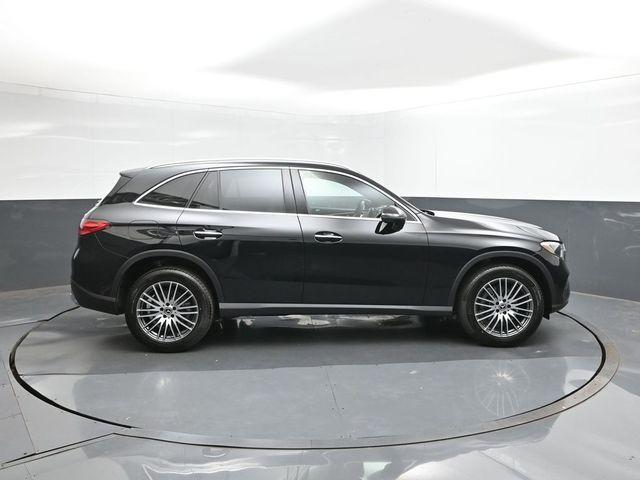 2026 Mercedes-BENZ GLC — миниатюра 11