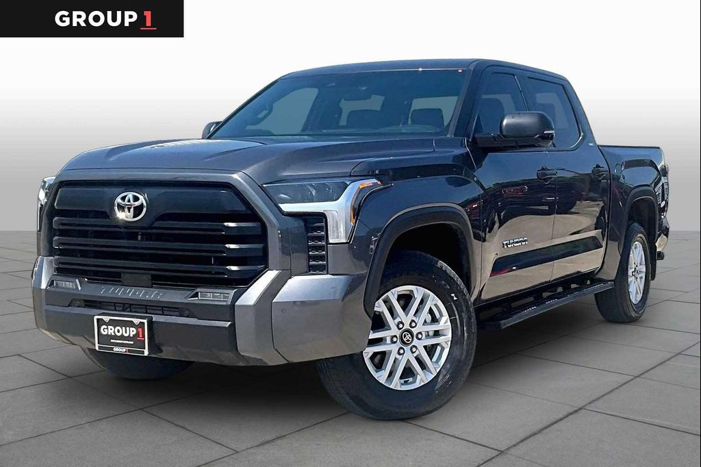 صورة 1 لـ 2025 Toyota TUNDRA SR5