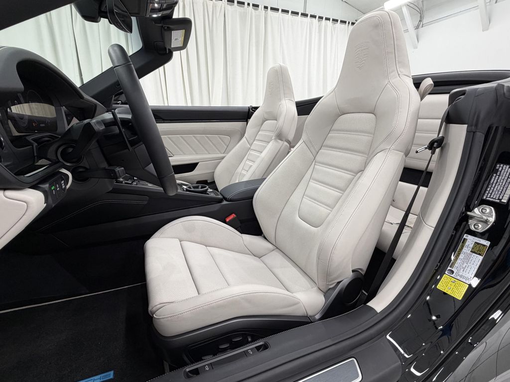 2026 Porsche 911 CARRERA 4S CABRIOLET 缩略图 31