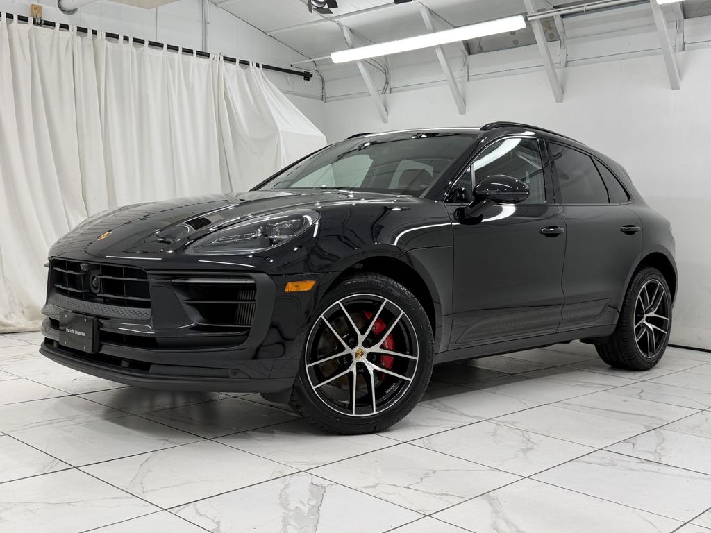صورة 1 لـ 2023 Porsche MACAN