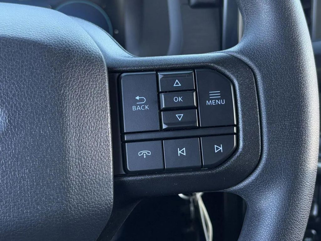 صورة مصغرة 15 لـ 2026 FORD F-150 STX