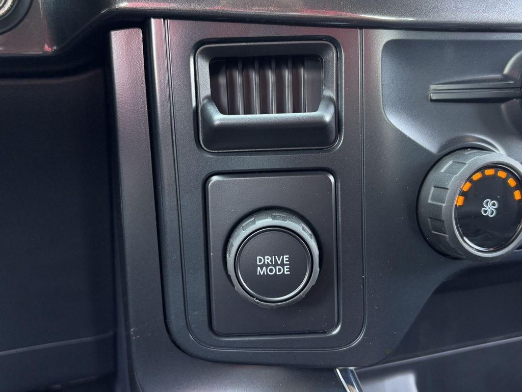 صورة مصغرة 19 لـ 2026 FORD F-150 STX