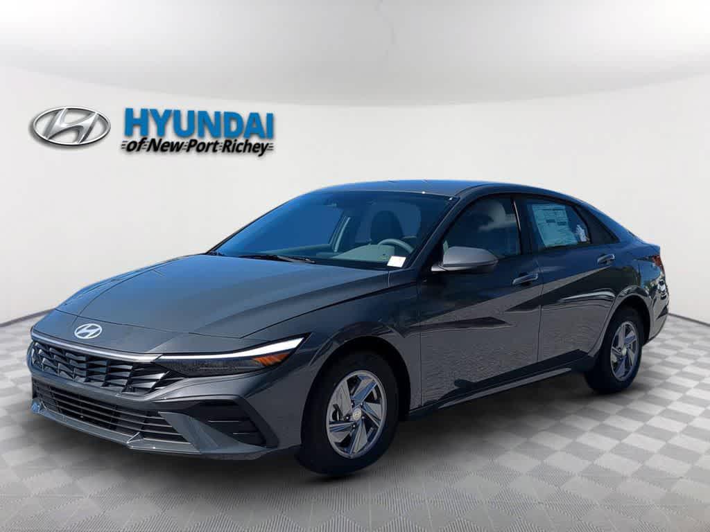 New 2026 Hyundai ELANTRA SE
