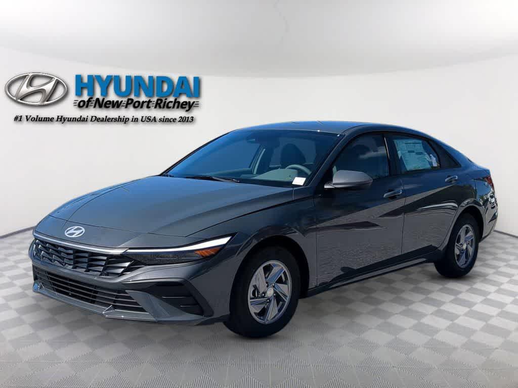 New 2026 Hyundai ELANTRA SE