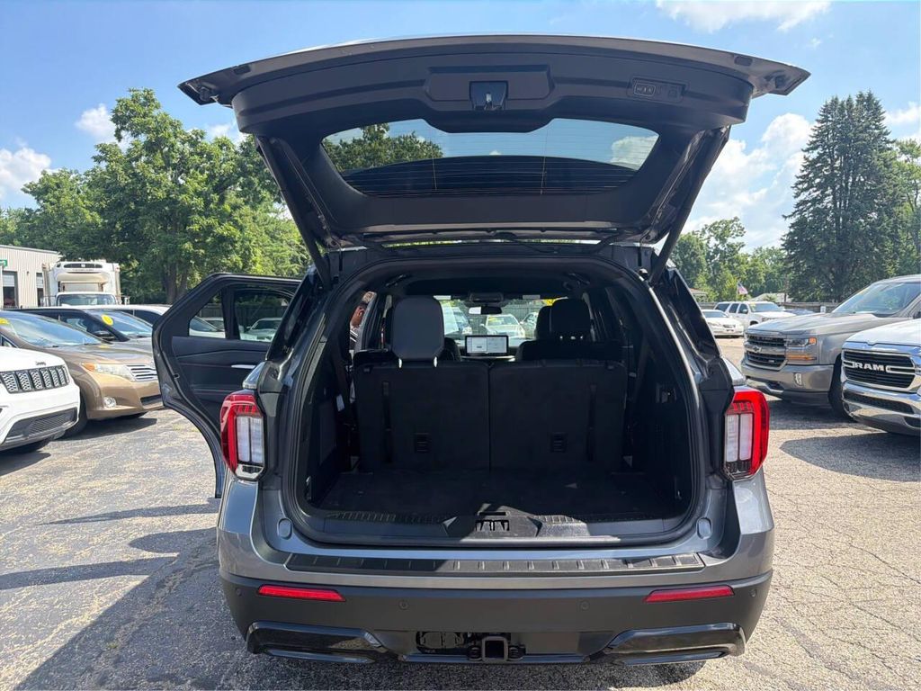 2025 FORD EXPLORER ST-LINE 缩略图 13