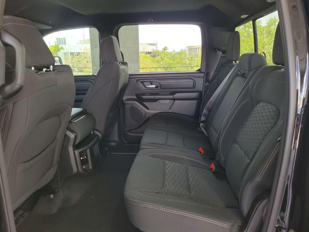 صورة 8 لـ 2026 RAM 1500 EXPRESS