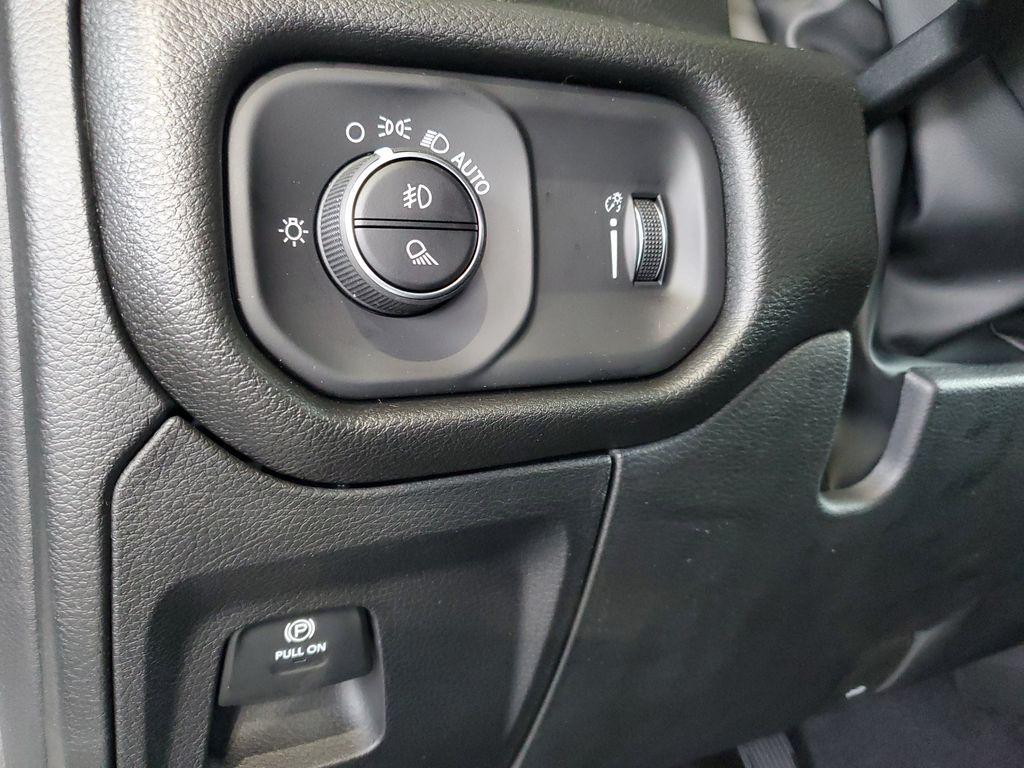 2026 RAM 1500 EXPRESS — миниатюра 21