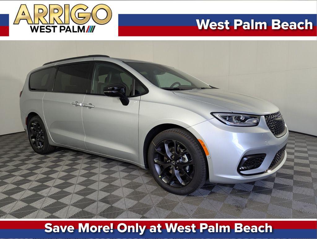 New 2026 Chrysler Pacifica L