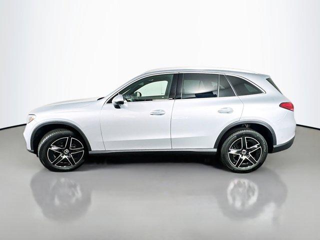 2026 Mercedes-BENZ GLC — фото 4