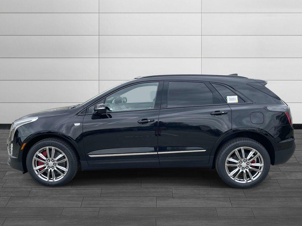 2026 Cadillac XT5 SPORT photo 2