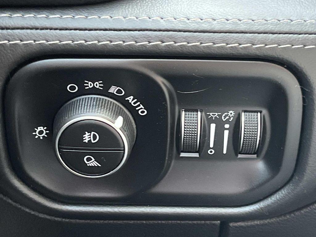 2020 RAM 1500 LIMITED — миниатюра 31
