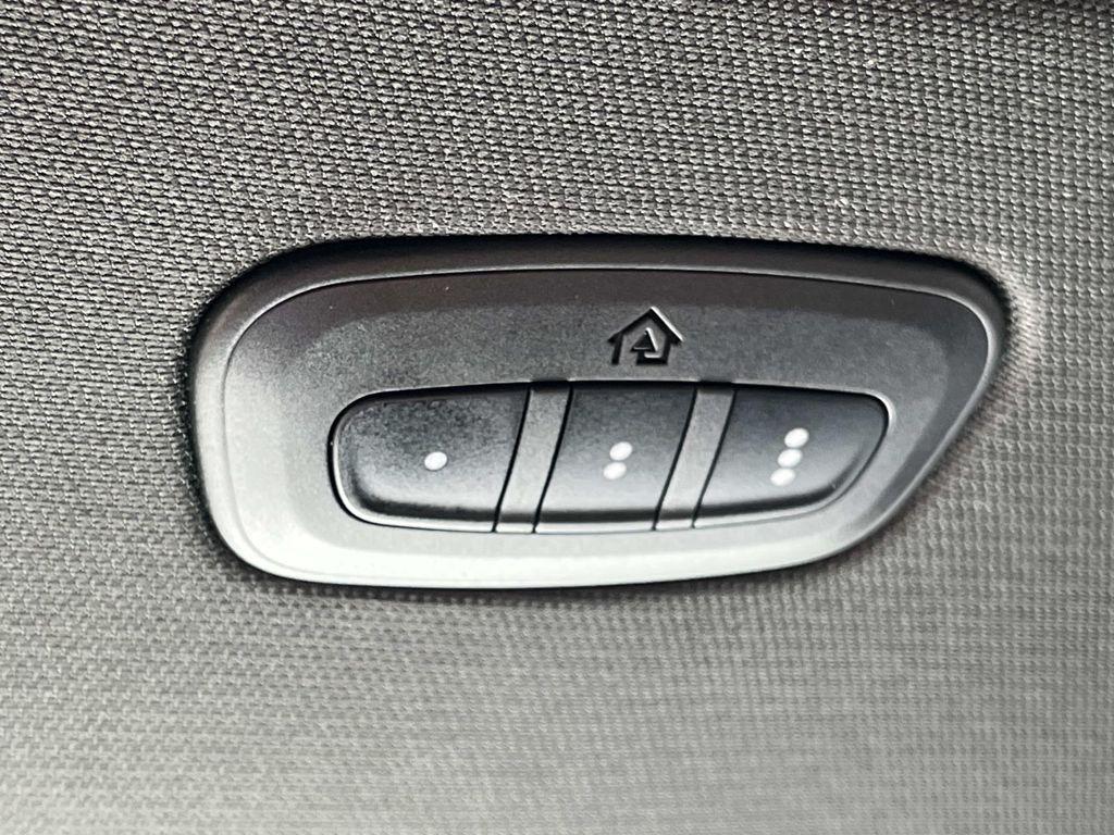 2020 RAM 1500 LIMITED — миниатюра 37
