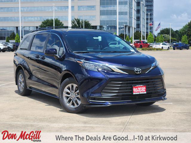 New 2026 Toyota Sienna LE