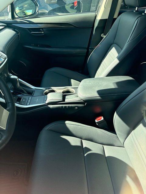 2020 Lexus NX 300H BASE 照片 9