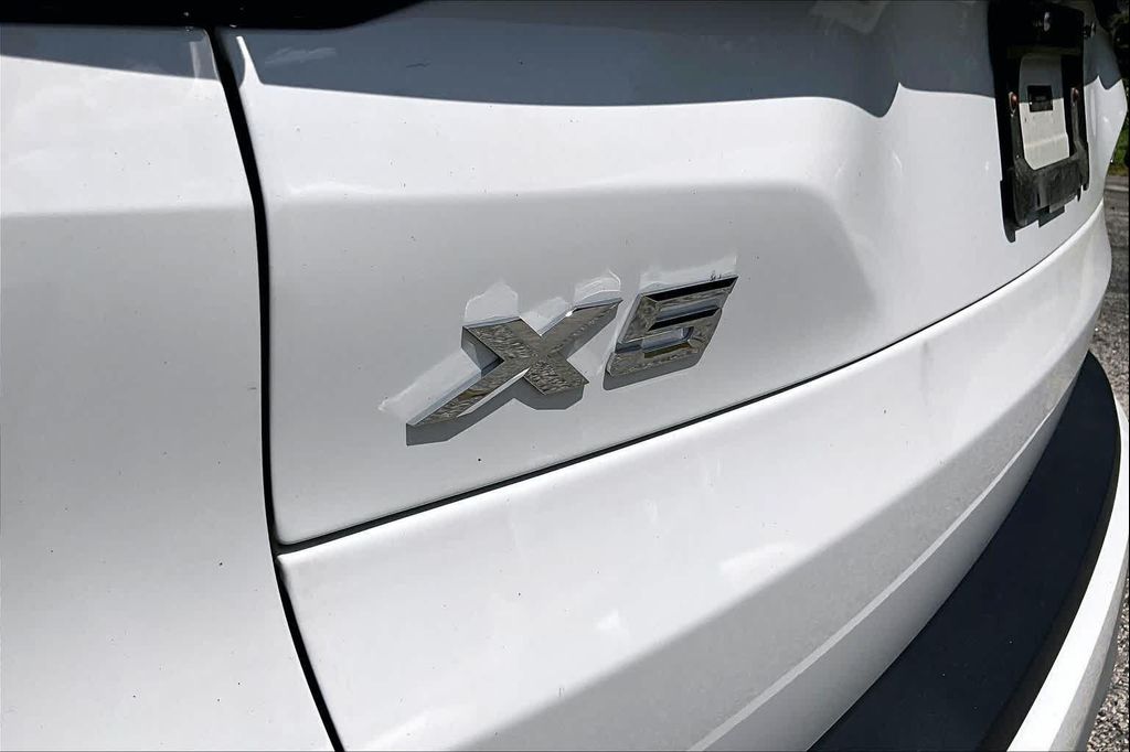 صورة 10 لـ 2026 BMW X5 XDRIVE40I