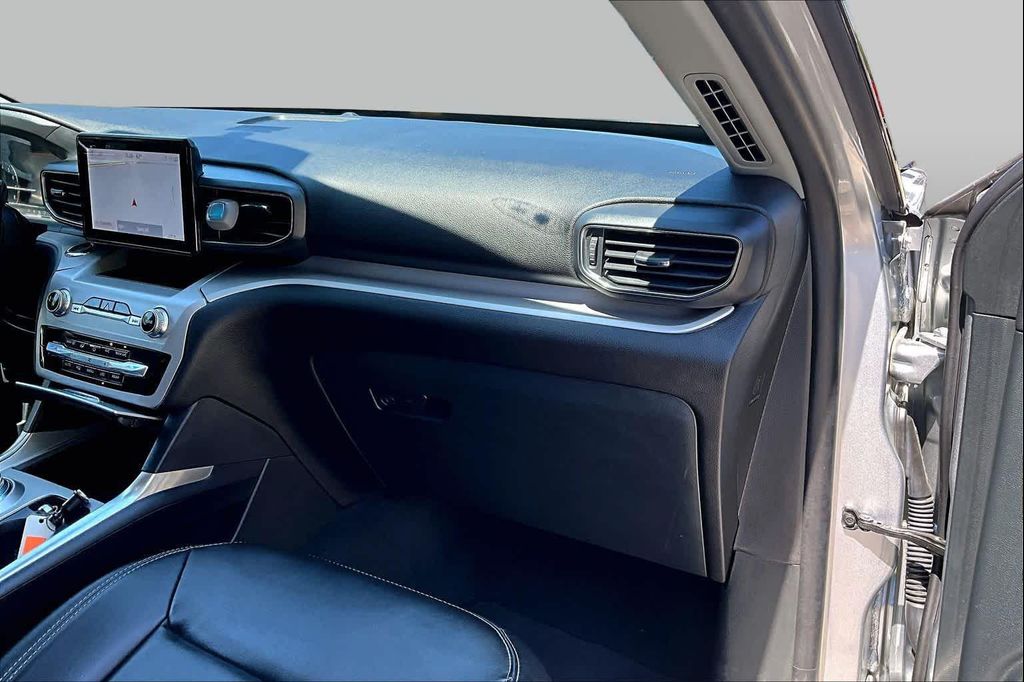 صورة مصغرة 19 لـ 2023 FORD EXPLORER XLT