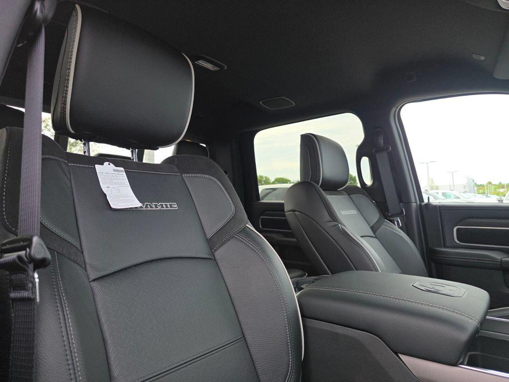 2026 RAM 2500 LARAMIE CREW CAB 4X4 6'4' BOX — миниатюра 16