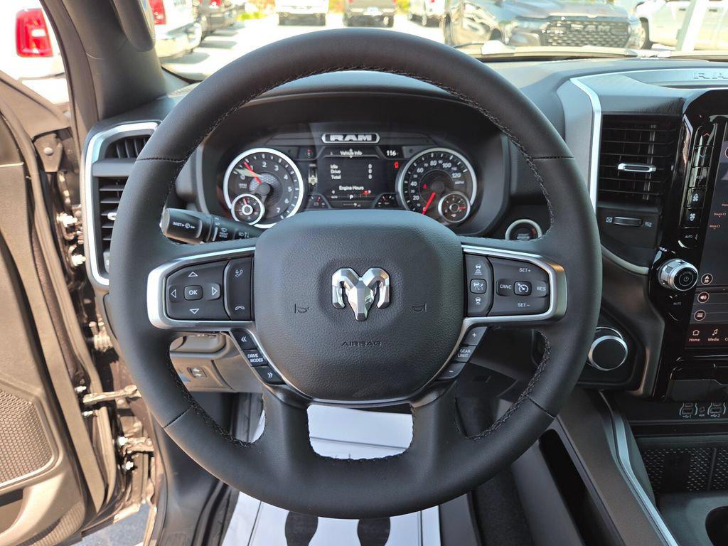 2026 RAM 1500 BIG HORN/LONE STAR — миниатюра 17