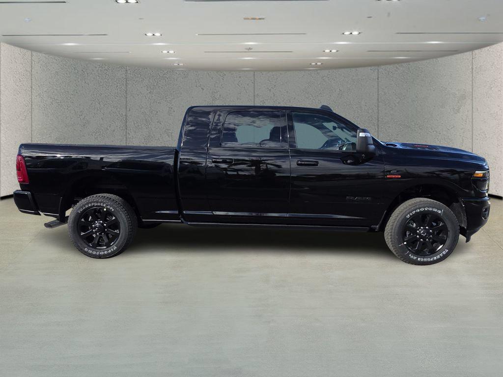 2026 RAM 3500 LARAMIE MEGA CAB 4X4 6'4' BOX — фото 3
