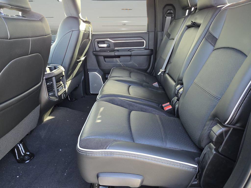 2026 RAM 3500 LARAMIE MEGA CAB 4X4 6'4' BOX — фото 9