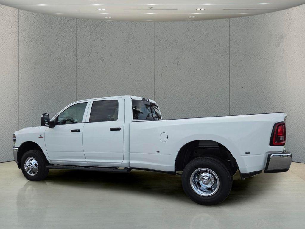 صورة 8 لـ 2026 RAM 3500 TRADESMAN CREW CAB 4X4 8' BOX