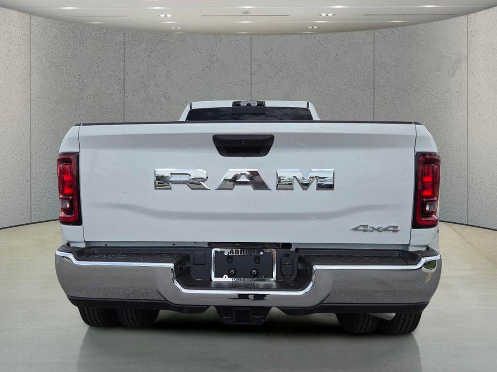 صورة 6 لـ 2026 RAM 3500 TRADESMAN CREW CAB 4X4 8' BOX