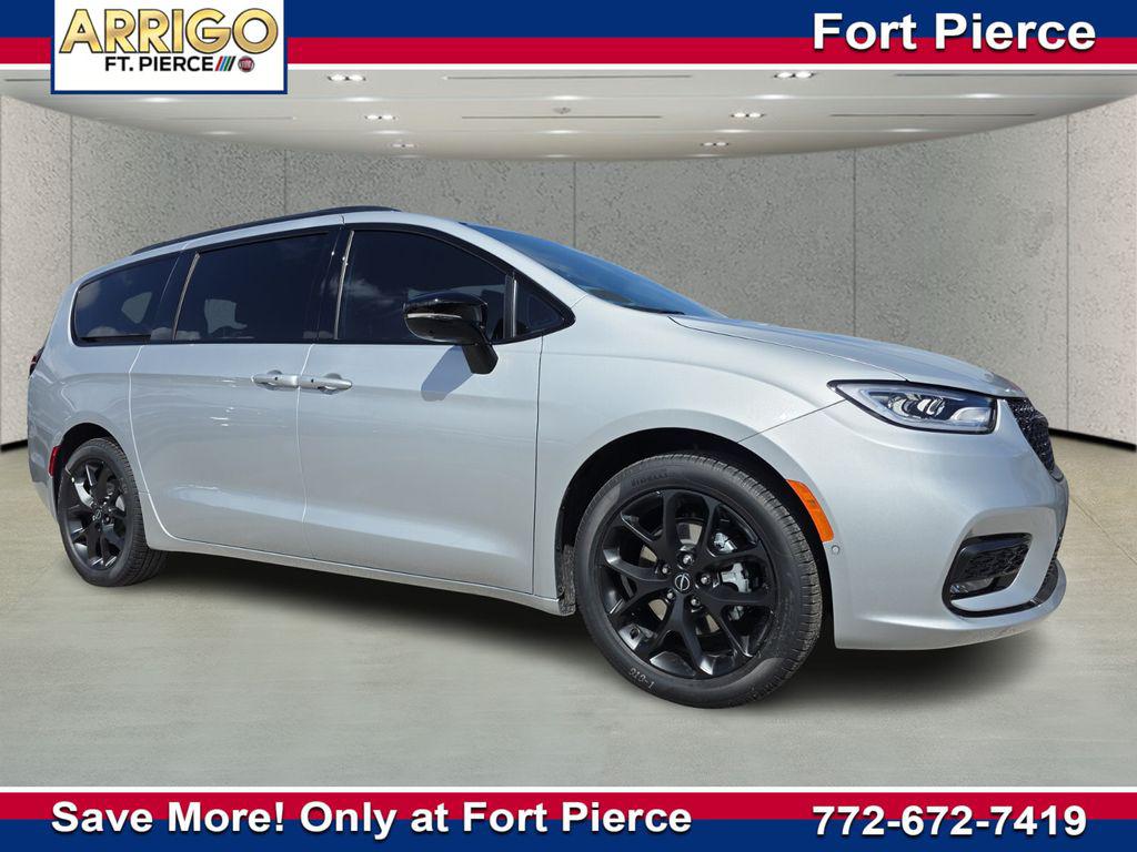 New 2026 Chrysler Pacifica L