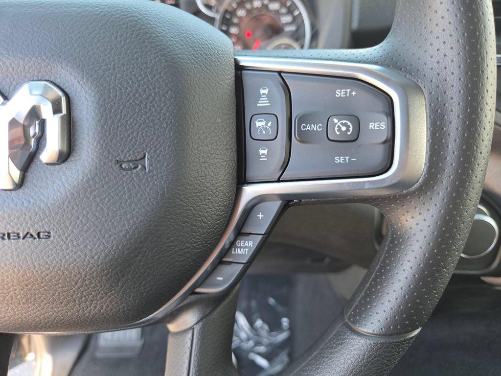 صورة مصغرة 32 لـ 2026 RAM 1500 EXPRESS