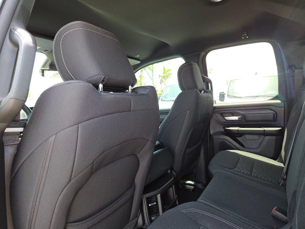 صورة مصغرة 23 لـ 2026 RAM 1500 EXPRESS