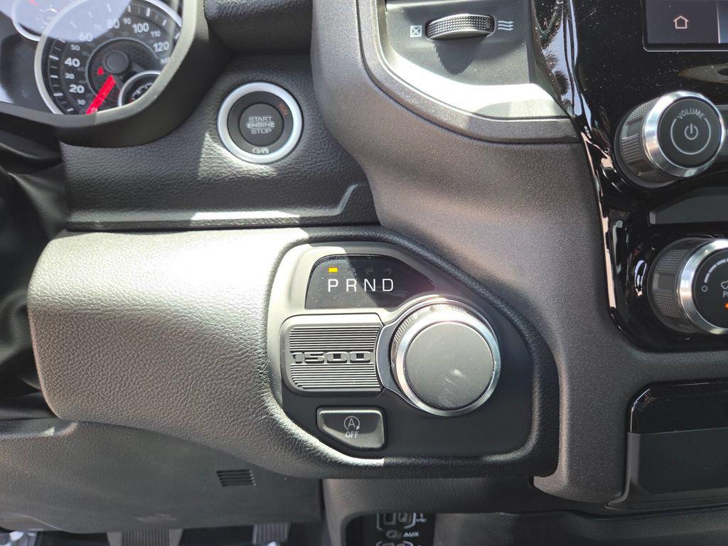 صورة مصغرة 30 لـ 2026 RAM 1500 EXPRESS
