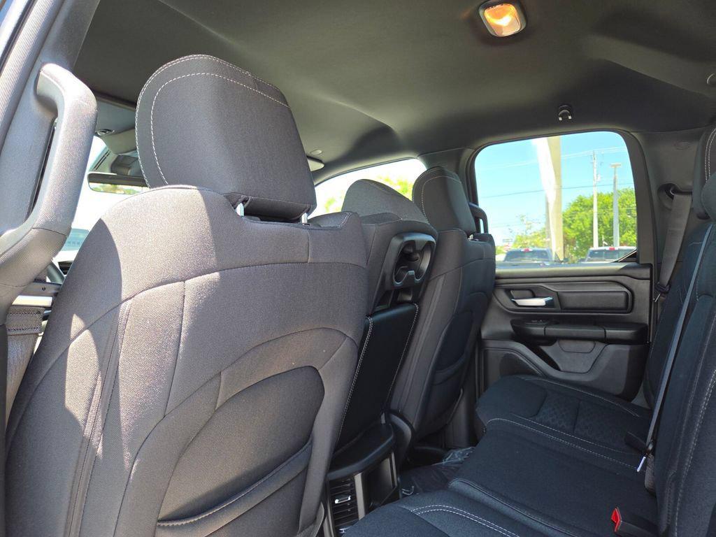 2026 RAM 1500 EXPRESS 缩略图 23