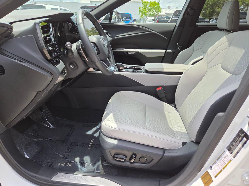 2025 Lexus RX 350H PREMIUM thumbnail 28