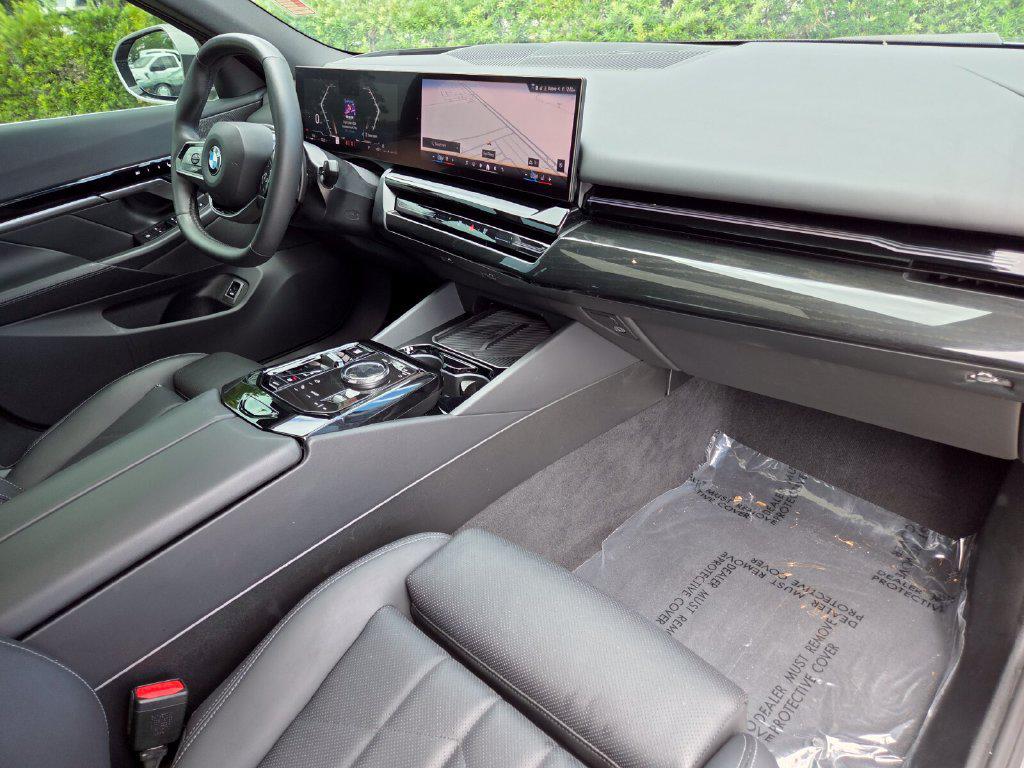 2024 BMW 530 XDRIVE — миниатюра 14