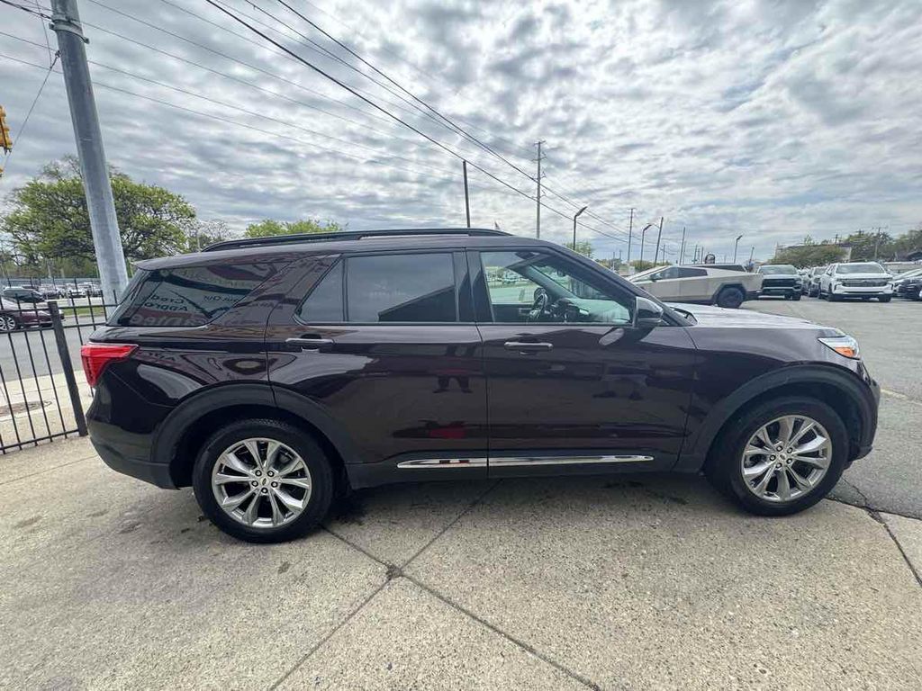 2023 FORD EXPLORER XLT 照片 5