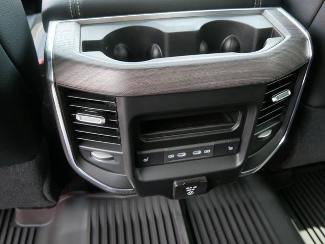 صورة 7 لـ 2026 RAM 3500 LARAMIE