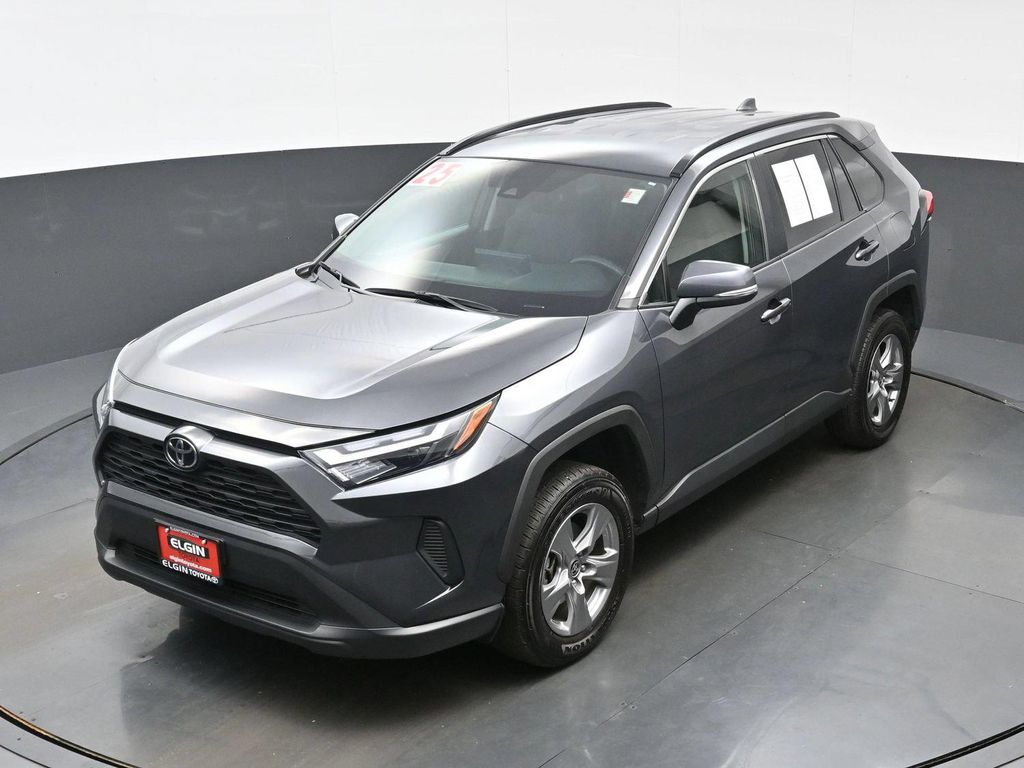 صورة مصغرة 36 لـ 2025 Toyota RAV4 XLE