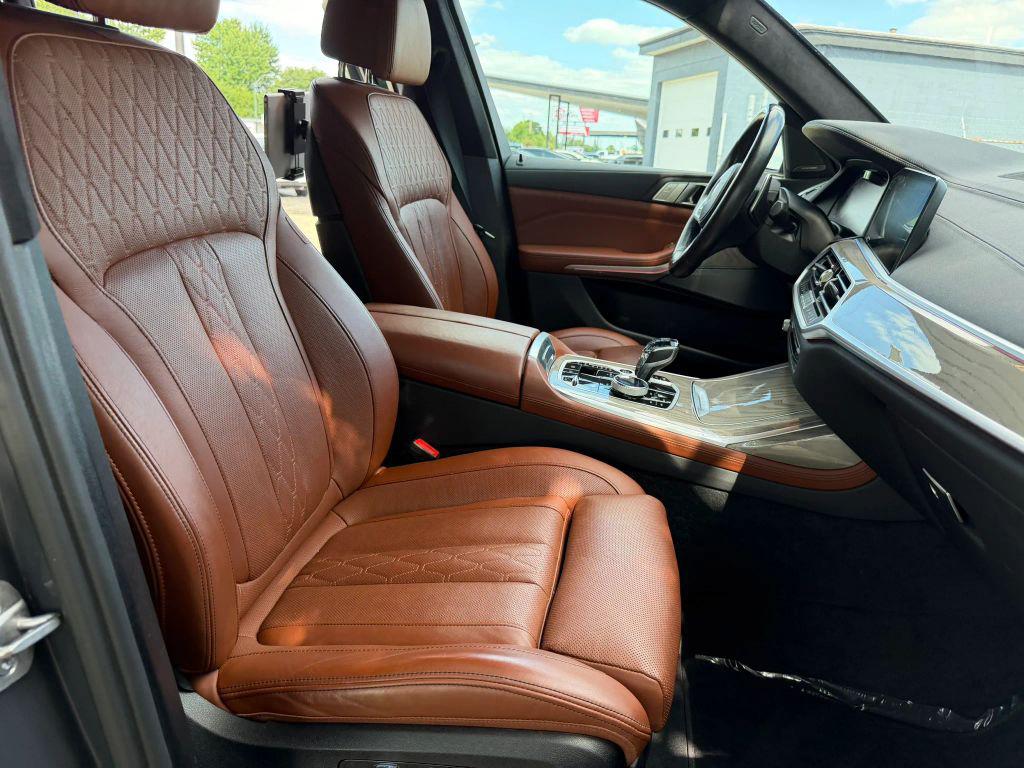 صورة مصغرة 17 لـ 2022 BMW X7 XDRIVE40I