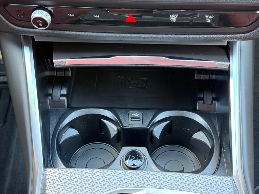 صورة مصغرة 28 لـ 2026 BMW 330 I XDRIVE