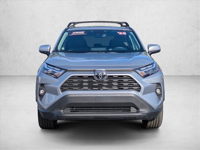 2025 Toyota RAV4 XLE PREMIUM — фото 2