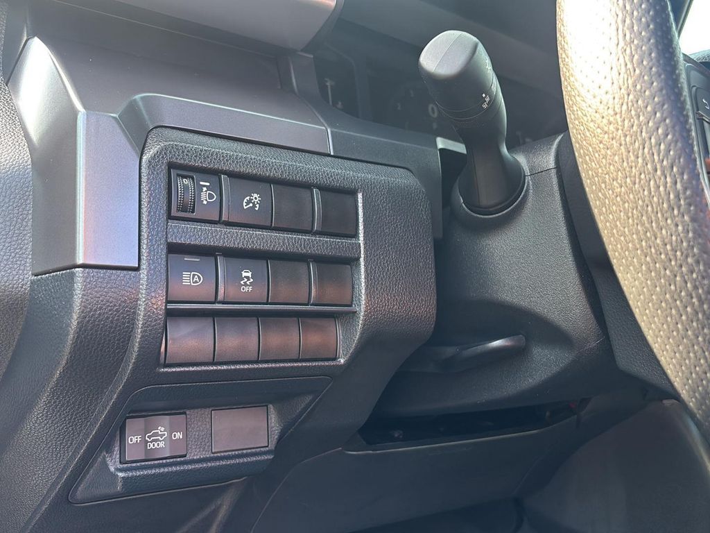 2025 Toyota TACOMA SR5 缩略图 30