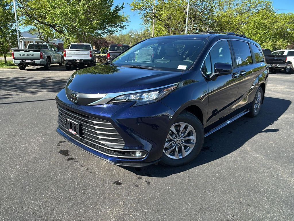 New 2026 Toyota Sienna XLE