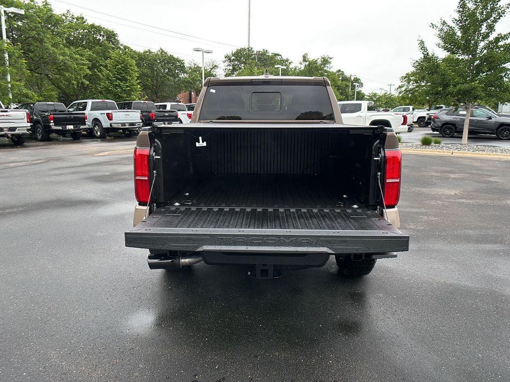 صورة مصغرة 14 لـ 2026 Toyota TACOMA SR5