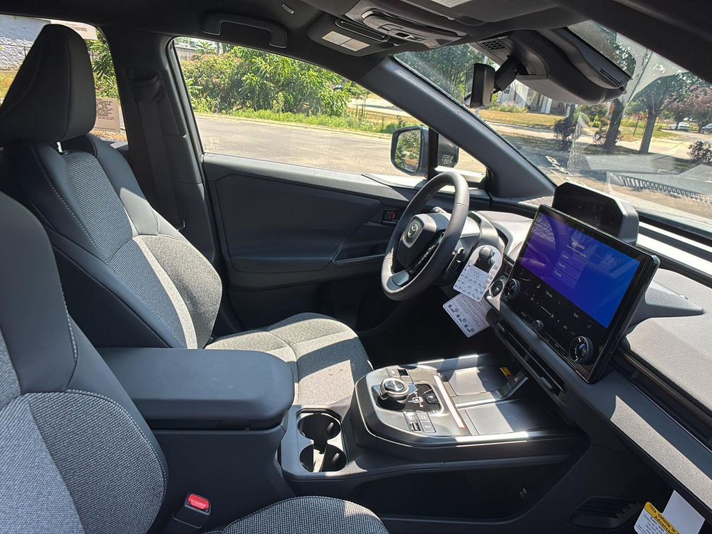 صورة مصغرة 32 لـ 2026 Toyota BZ XLE