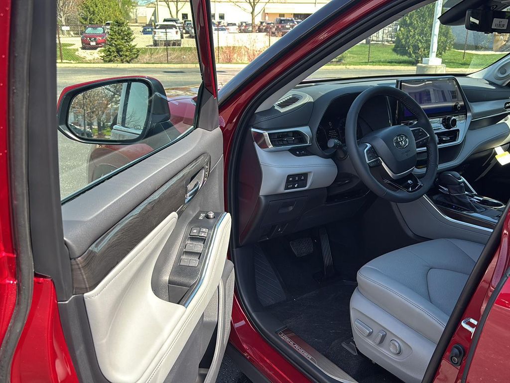 TOYOTA HIGHLANDER - 2